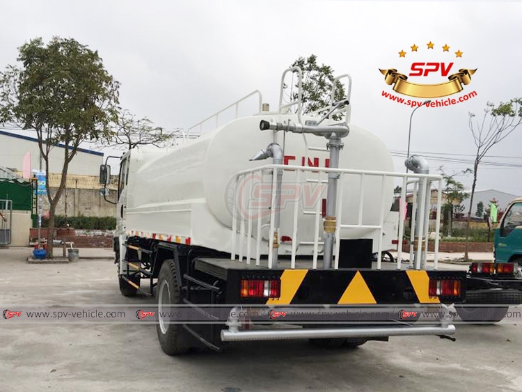 6,000 Litres Water Bowser Sinotruk - LB